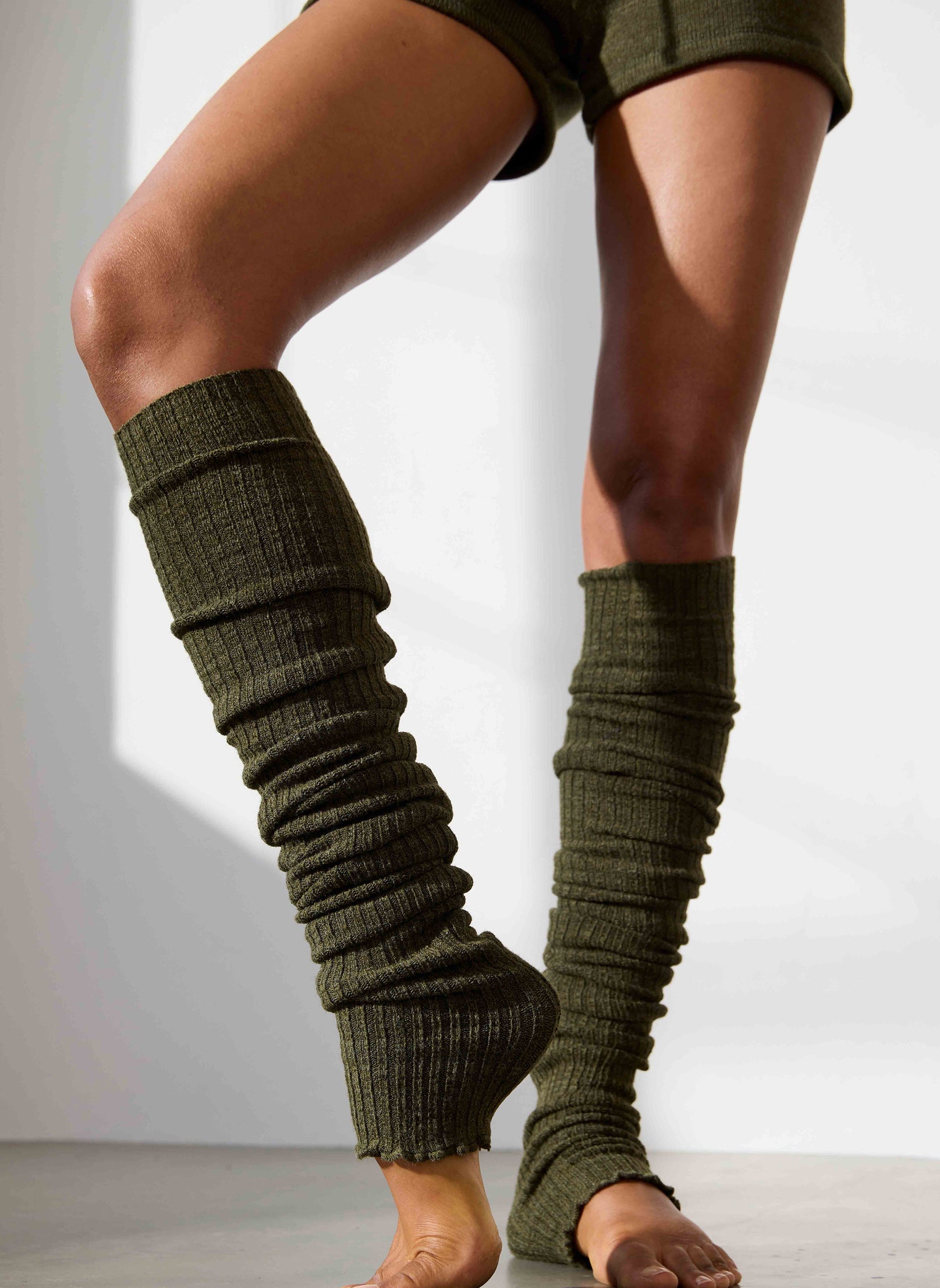 40" Ribbed Thigh-High Legwarmer with Stirrup